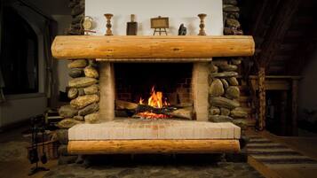 Twin Room, Balcony, Mountain View | Living area | 1000-cm TV with satellite channels