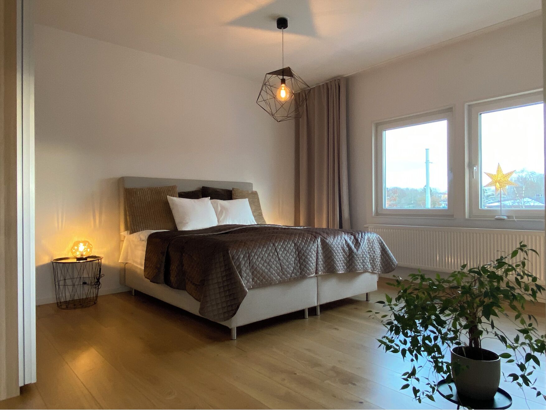 3 soverom, strykejern/-brett, wi-fi og sengetøy