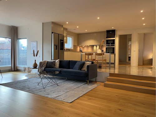 Exclusive newly apartment with free parking