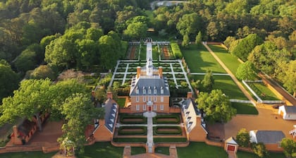 Elegant Family Cottage in Gated Area – Close to Busch Gardens & More