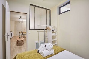 Apartment | 1 Schlafzimmer, laptopgeeigneter Arbeitsplatz, Bügeleisen/Bügelbrett