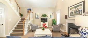 Deluxe 2BR Cottage w/ Whirlpool Tub + Deck Near Williamsburg Hotspots