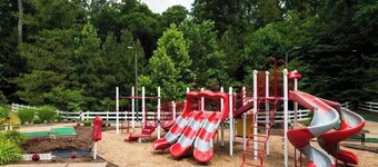 Relax in a Private Escape w/ Whirlpool Tub & Garden Deck