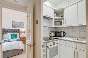 1 bedroom, iron/ironing board, internet, bed sheets