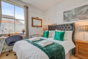 1 camera, ferro/asse da stiro, accesso a Internet, lenzuola