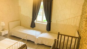 1 Schlafzimmer, Zimmersafe, Reisekinderbett, kostenloses WLAN