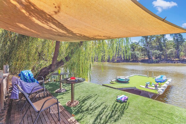 Property grounds - Echuca Murray River Holiday Home & Private boat mooring - Paro's Landing (Wharparilla)