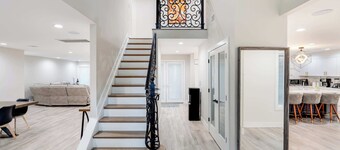 Luxury 6BR House with Pool & Outdoor BBQ