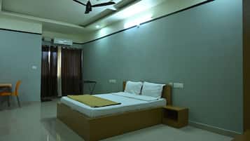 Standard Room, Balcony | Free WiFi