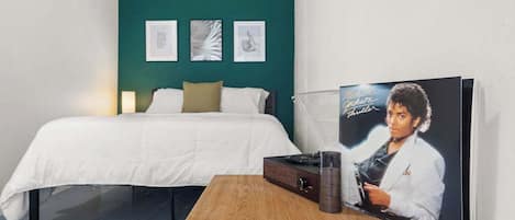 1 soverom, strykejern/-brett, wi-fi (inkludert) og sengetøy