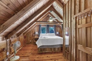 4 makuuhuonetta, silitysrauta/-lauta, internet, vuodevaatteet