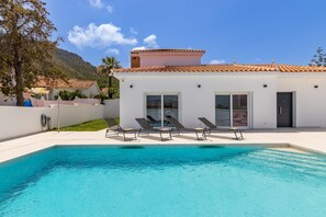 Villa, Smoking | 4 bedrooms
