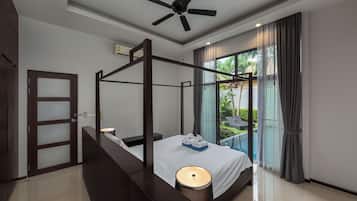 In-room safe, laptop workspace, iron/ironing board, free WiFi