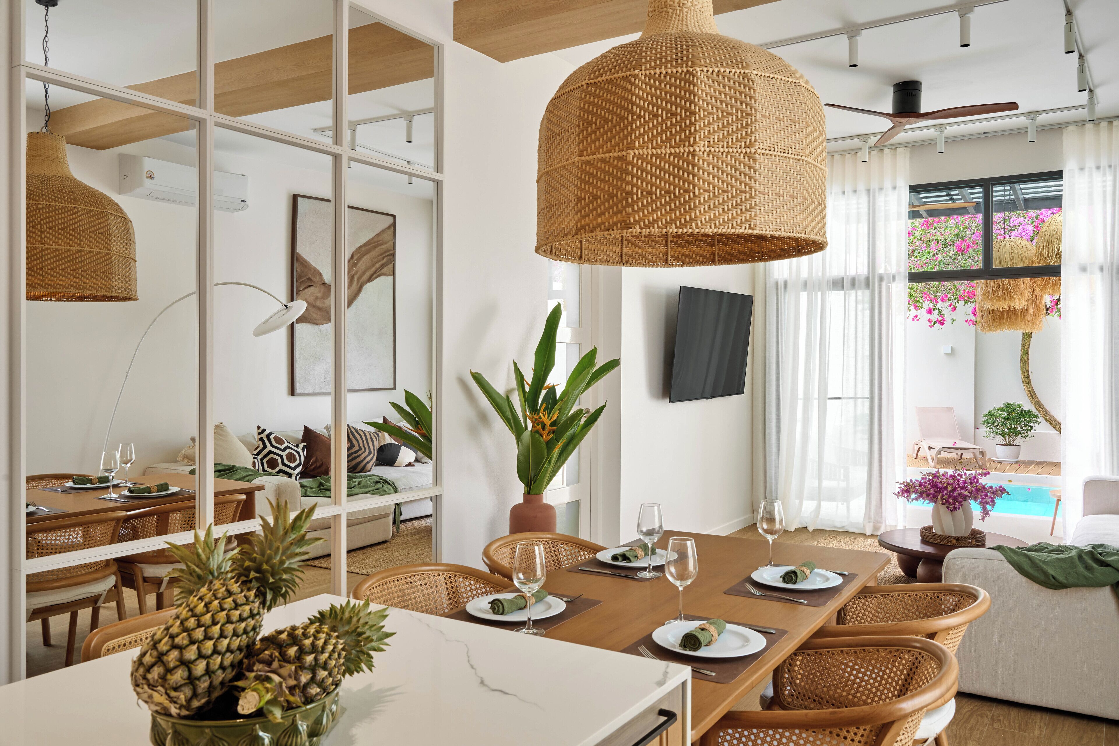 Romantic Villa, 2 Bedrooms, Pool View | In-room dining