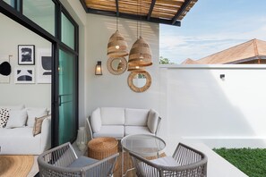 Villa de diseñador, 2 habitaciones, vista a la alberca | Terraza o patio