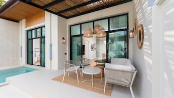 Vila Desain, 2 kamar tidur, pemandangan kolam renang | Teras/patio