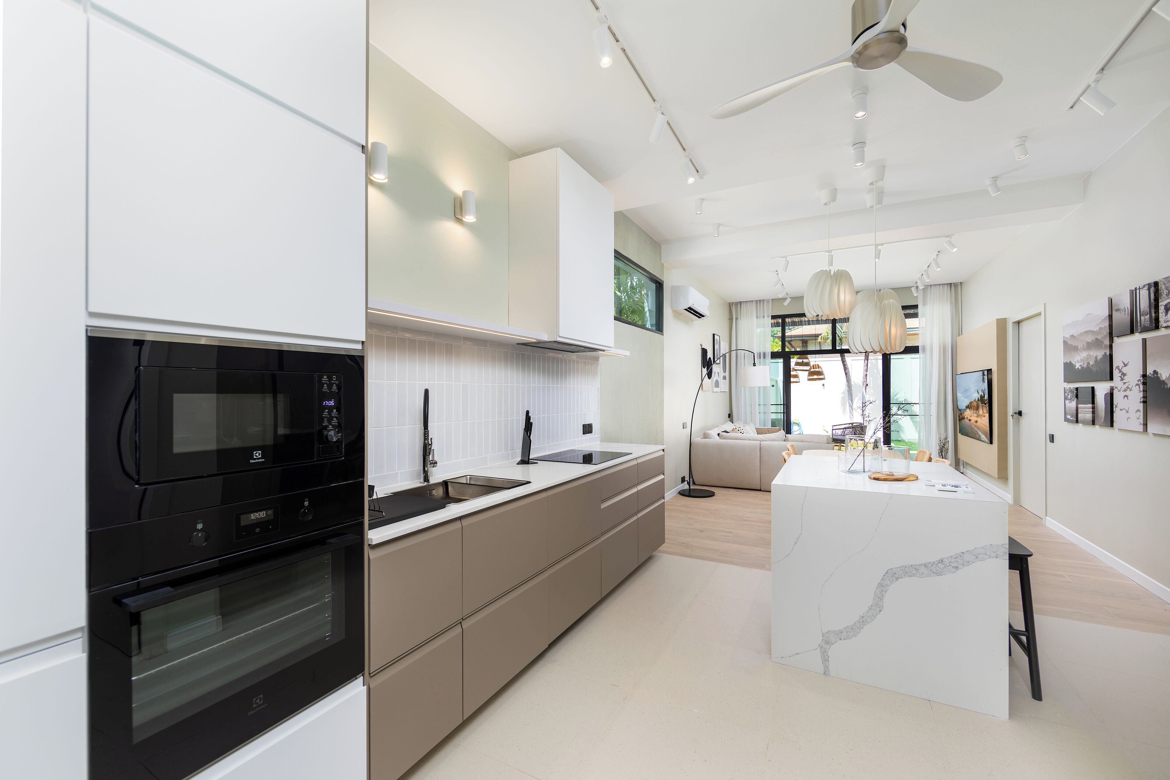 Villa – design, 2 soverom, bassengutsikt | Eget kjøkken