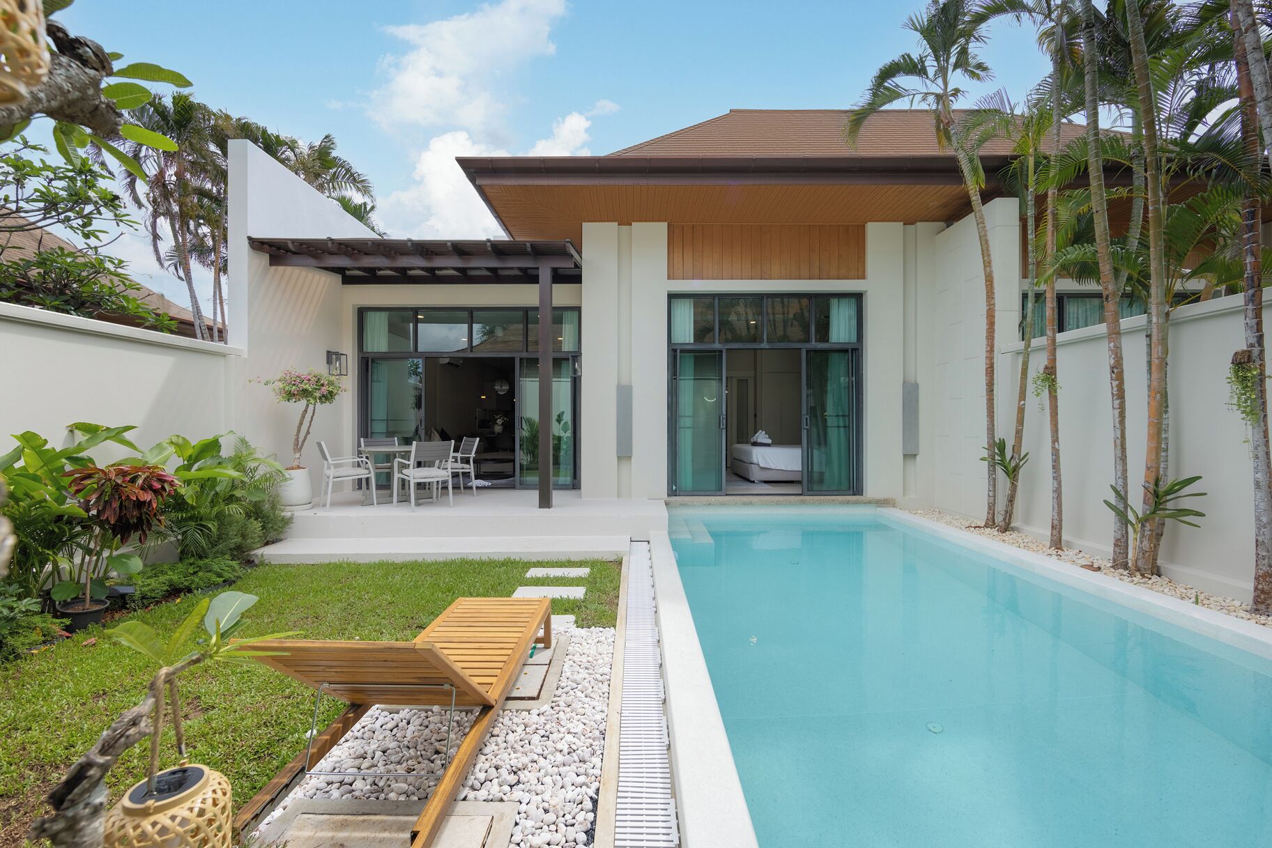 Villa exclusiva, 2 habitaciones, vistas a la piscina | Caja fuerte y espacio para trabajar con un portátil