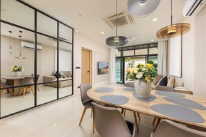 Exclusive Villa, 2 Bedrooms, Pool View | Living area