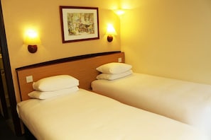 Standard Twin Room | Desk, iron/ironing board, free WiFi, bed sheets