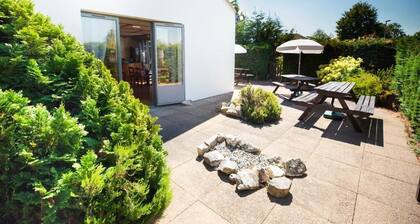 The Raceby Hotel, Doncaster (South Yorkshire), Part of the AG Collection