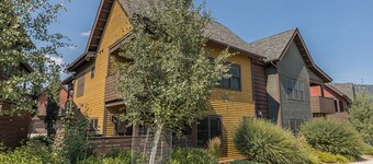 New! Hot Tub, Soaking Tub, Great Location!