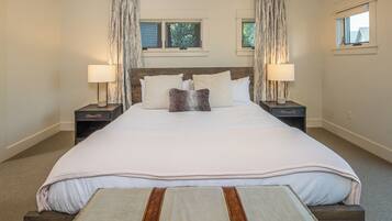 3 bedrooms, desk, iron/ironing board, free WiFi