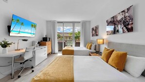 Room - Studio with Garden View and Balcony – 3rd Floor (Hallandale Beach)