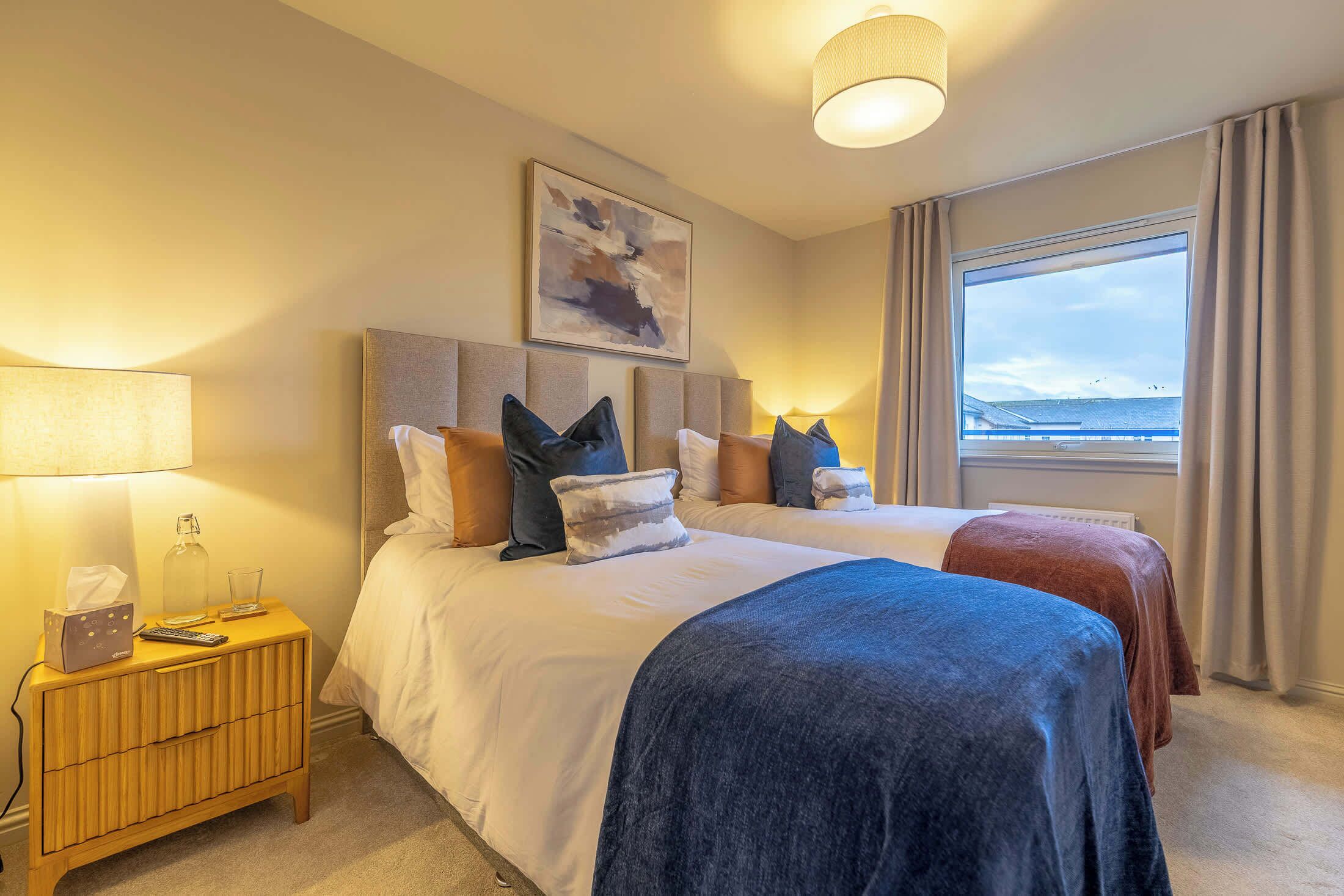 2 dormitorios, tabla de planchar con plancha, wifi gratis y ropa de cama