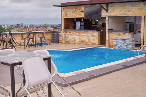 Appartement deux chambres Lit King-Size avec Balcon à Douala