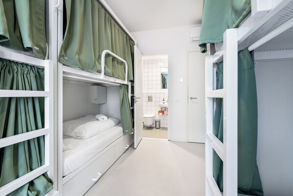 Cortinas opacas y wifi gratis