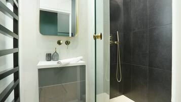 Apartemen | Kamar mandi | Pengering rambut dan handuk