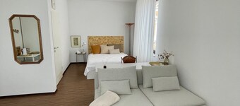 Superior Apartment: City location Museums Castles Phantasialand shuttle on the doorstep