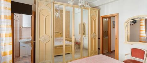 1 dormitori, wifi i roba de llit