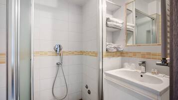 淋浴設備、風筒、提供毛巾