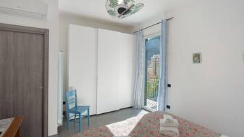 1 habitación, wifi y ropa de cama