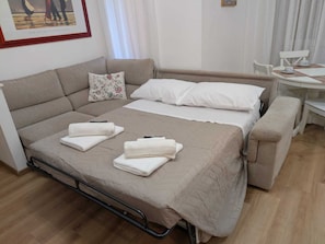 2 chambres, fer et planche à repasser, Wi-Fi gratuit, draps fournis