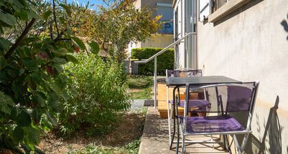 Appartement au bord de l'eau Avec Jardin