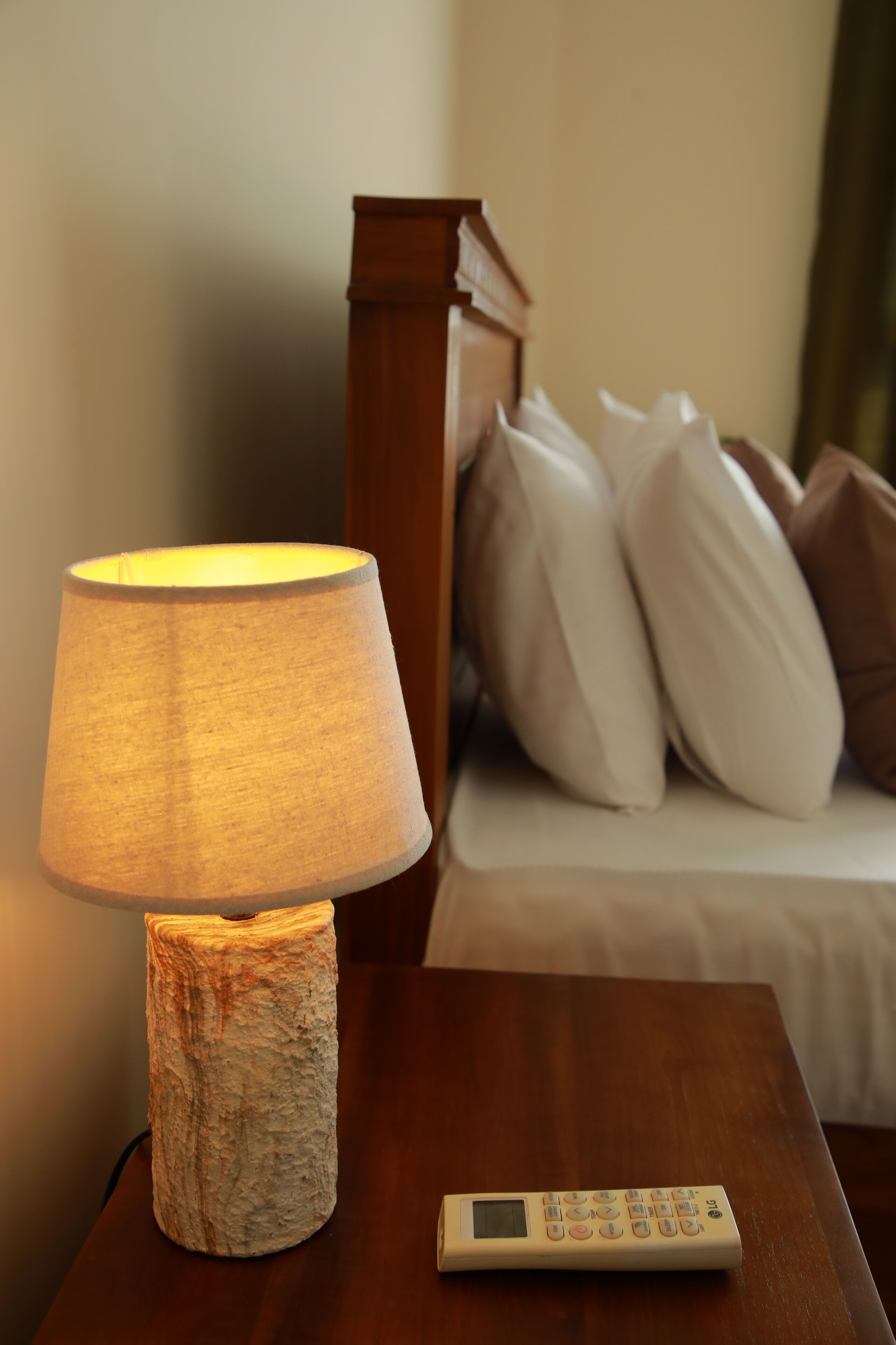 Quarto casal luxo | Escrivaninha, espaço de trabalho para notebook, Wi-Fi de cortesia