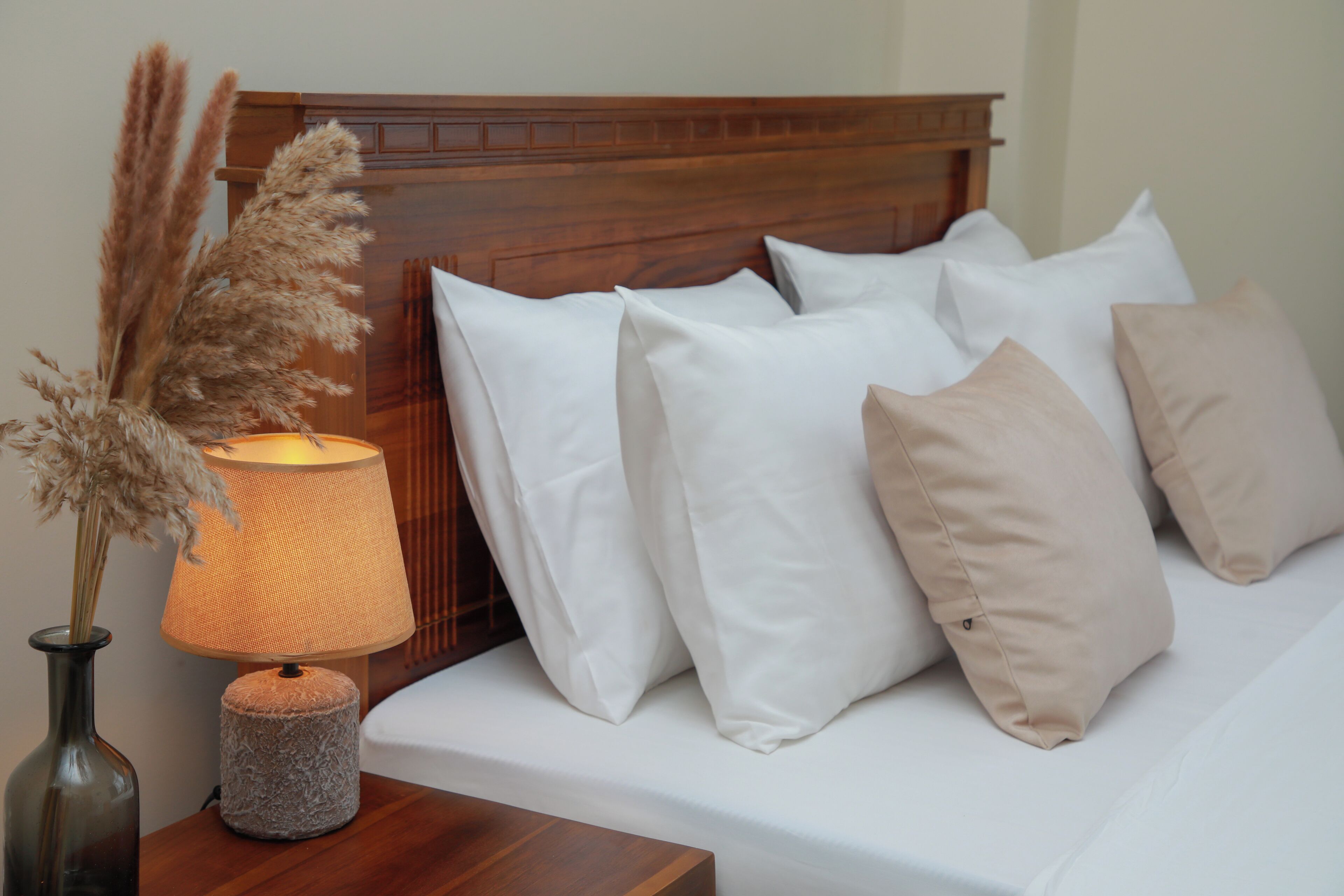 書桌、手提電腦工作空間、免費 Wi-Fi、床單