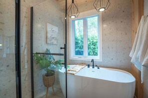 Douche, serviettes fournies
