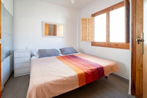WiFi, bed sheets