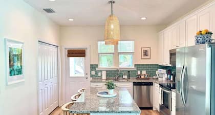 The Royal Cypress Suite, Near UF, Shands, Downtown