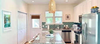 The Royal Cypress Suite, Near UF, Shands, Downtown