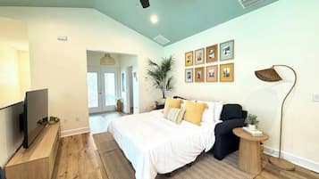 3 bedrooms, iron/ironing board, travel crib, WiFi