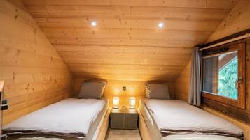 4 slaapkamers, reisbedje, wifi, beddengoed