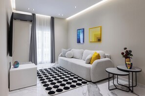 Apartament, 2 dormitoris, balcó, vistes a la ciutat | Cortines opaques, planxa i posts de planxar i wifi gratuïta