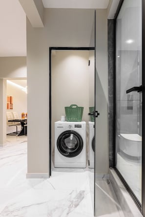 Appartement, 2 chambres, balcon, vue ville | Salle de bain