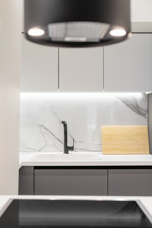 Apartment, 2 Schlafzimmer, Balkon, Stadtblick | Eigene Küche