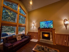 Smart-TV, Kamin, DVD-Player, Tischfußball